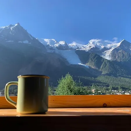 Amazing Mt Blanc View 2 Bed, Parking, 10mins Walk Apartman *