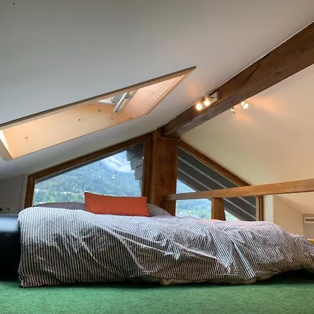 Amazing Mt Blanc View 2 Bed, Parking, 10mins Walk Apartman *